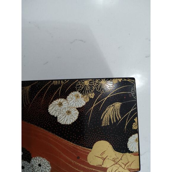 Vintage Japanese painted small keepsake/trinket box. - Picture 3 of 7
